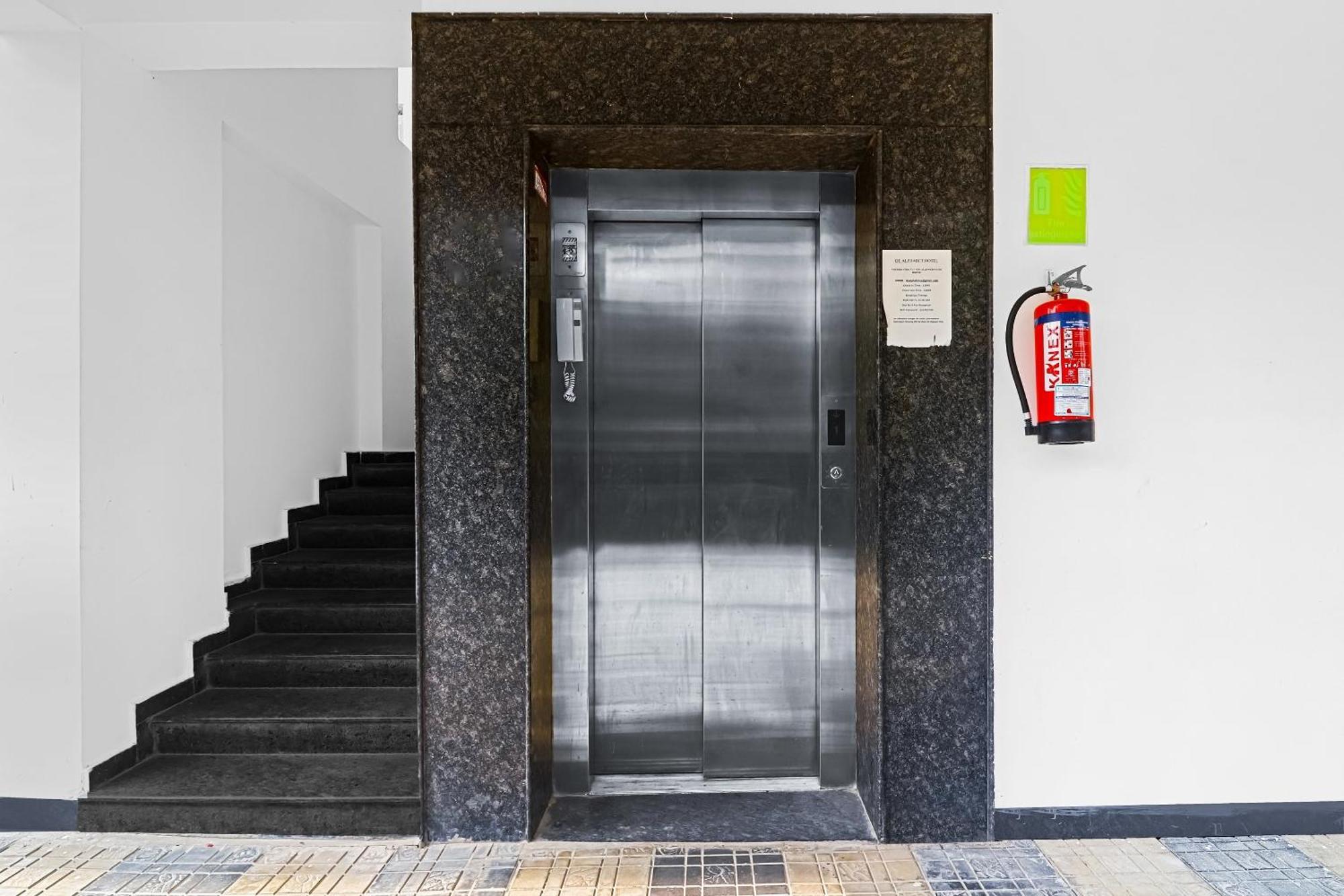 Hotel O Royal Stay Near Mantra Mall Haidar Sahibguda Exterior foto